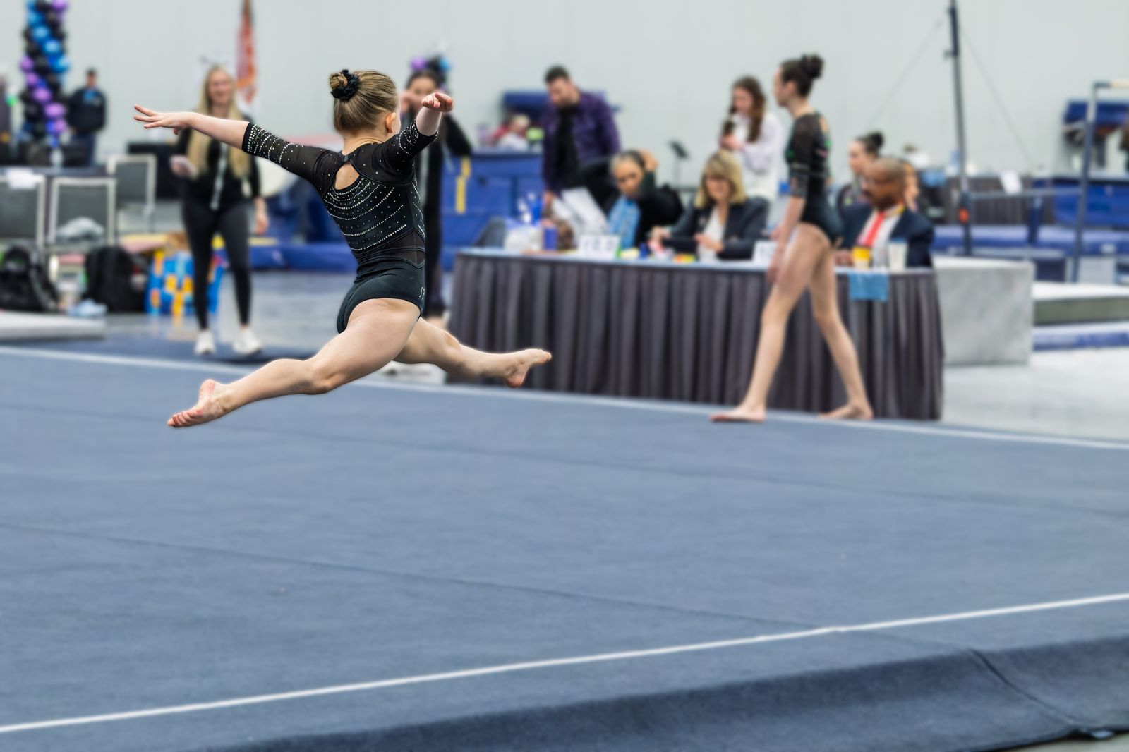 Mid air split leap — Sideline Studio PDX